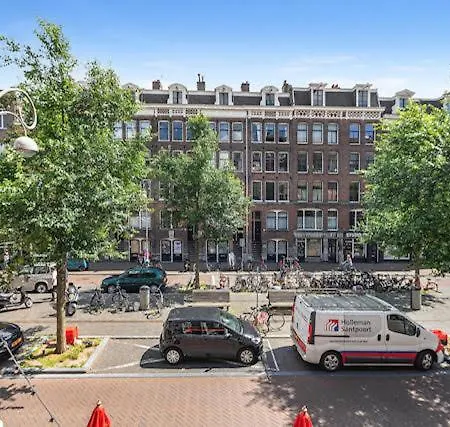 Resident Moose فندق مبيت وإفطار 5*